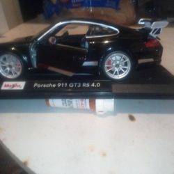 A    BEAUTFUL  MODEL PORSCHE 911 GT3 RS   4.0