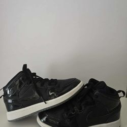 Jordan 1 Mid SE