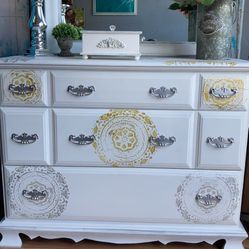 Stunning Elegant Dresser