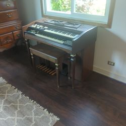 Wurlitzer 4075 R Electric Organ