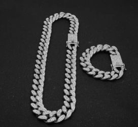 New 18 k white gold Cuban chain necklace and bracelet set