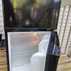 Mini Fridge Cooler And Freezer 