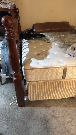 SELLING WHOLE BED