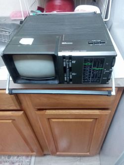 Vintage RCA am/fm radio television