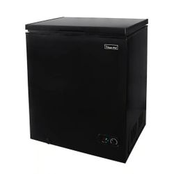 Selling Chest Freezer 5 Cu ft