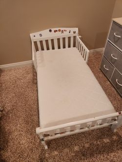 Child Bed + mattress x2