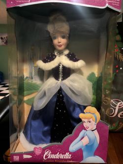 Disney Princess Cinderella “Royal Holiday Edition”