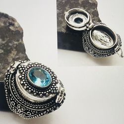 Size 9 sterling silver blue stone poison opening locket ring 