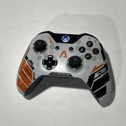Various Xbox One Controllers