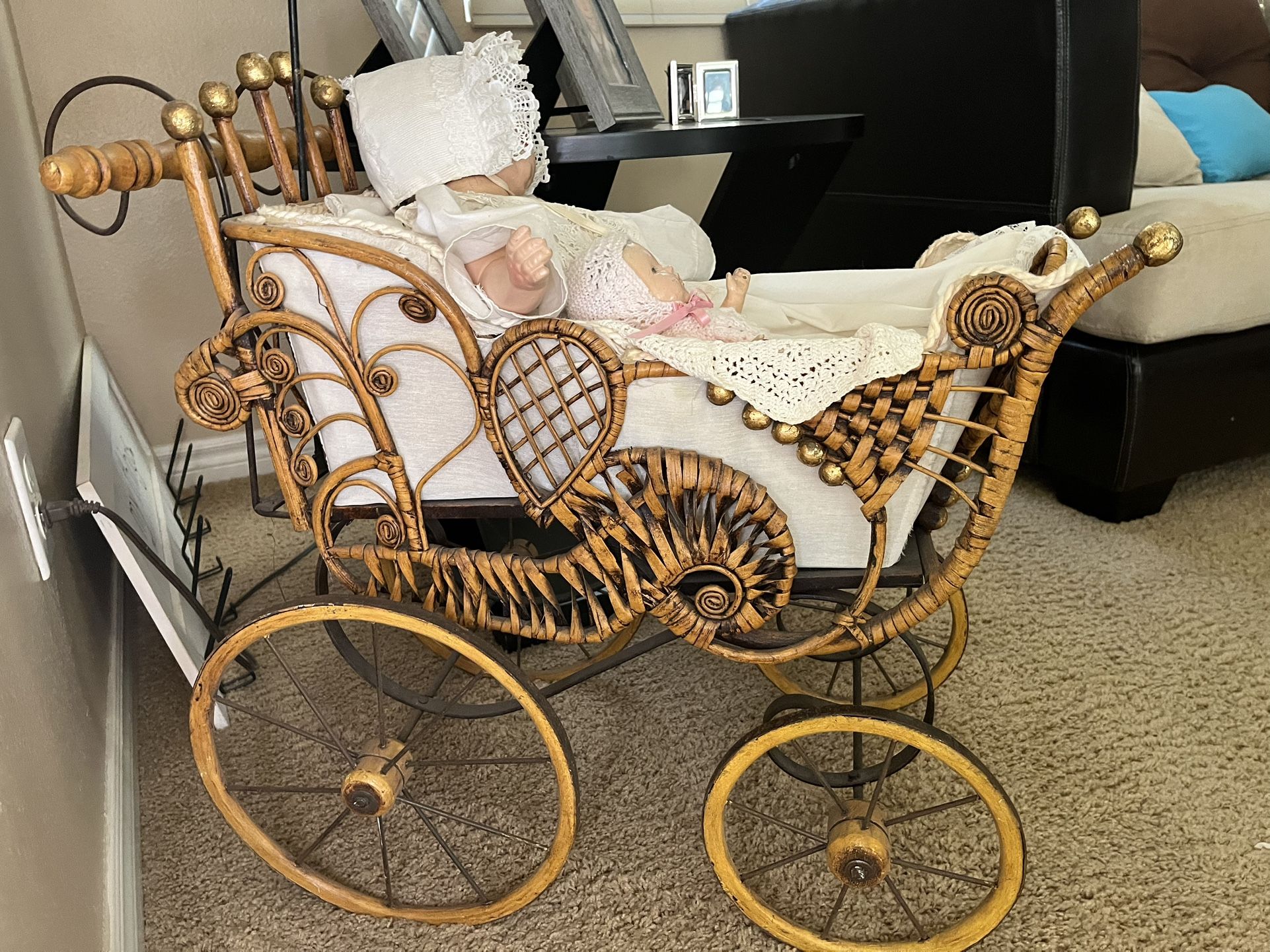 Antique Victorian Wicker Baby Doll Buggy 