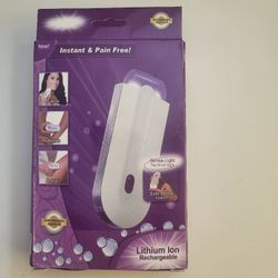 WOMENS Rechargeable Shaver W Sensa Light NEW