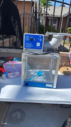 Snowcone machine
