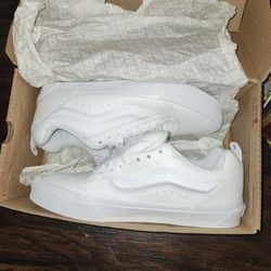 MEN'S VANS KNUSCHOOL (NEW)