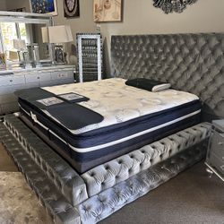 Elegant Bed Frame! $1099 🏠🩶🔥