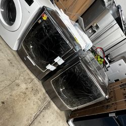 LG SIGNATURE BRAND NEW BIG CAPACITY WASHER AND GAS DRYER
