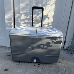 Rubbermaid 50 Quart Hard Sided Cooler With Wheels