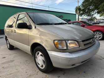 2000 Toyota Sienna