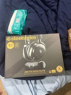 SteelSeries Arctis Nova Elite Wireless Gaming Headset