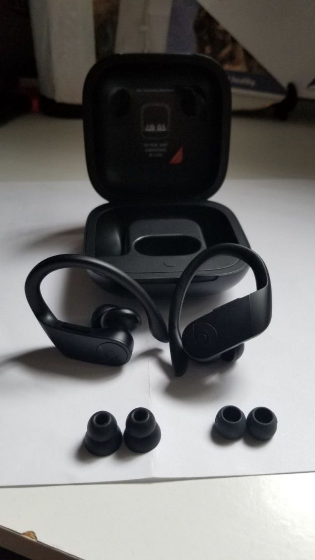 Powerbeats Pro Beats/ New condition. MUST LOOK! Used under 10 hours.