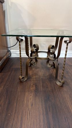 Metal frame table
