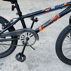 Mongoose 18in Kids Bike - BMX