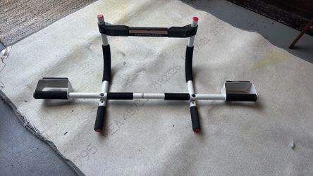 Like new pull up bar for doorway