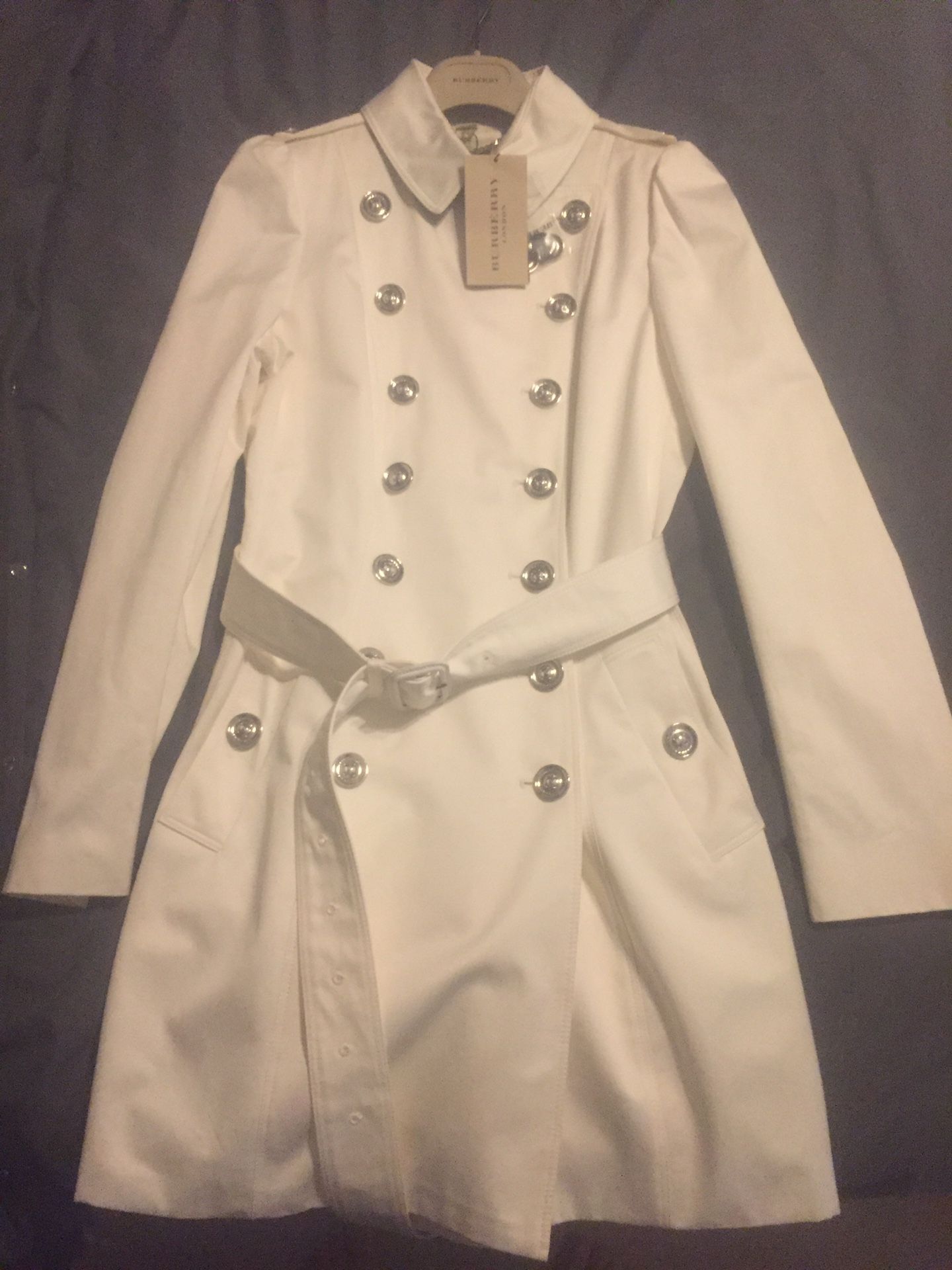 Burberry ladies coat!!!! Size in picture on tag