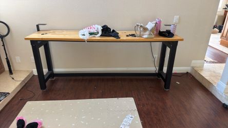 Long desk, all metal and wood