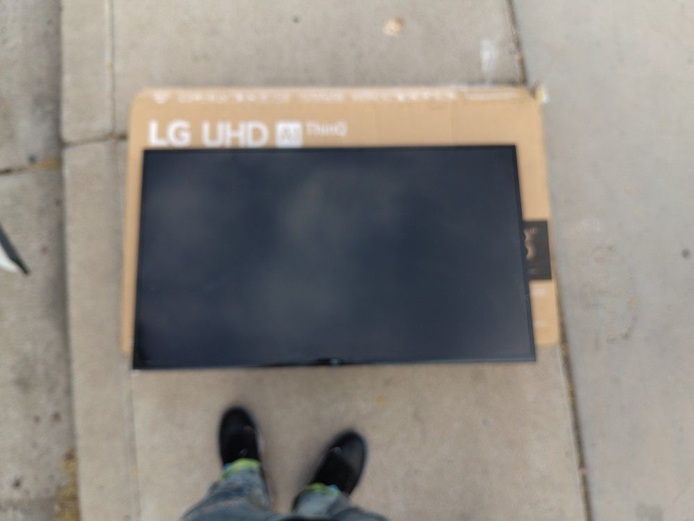 New LG 43" TV 