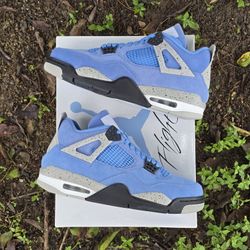 Jordan 4 Retro University Blue 