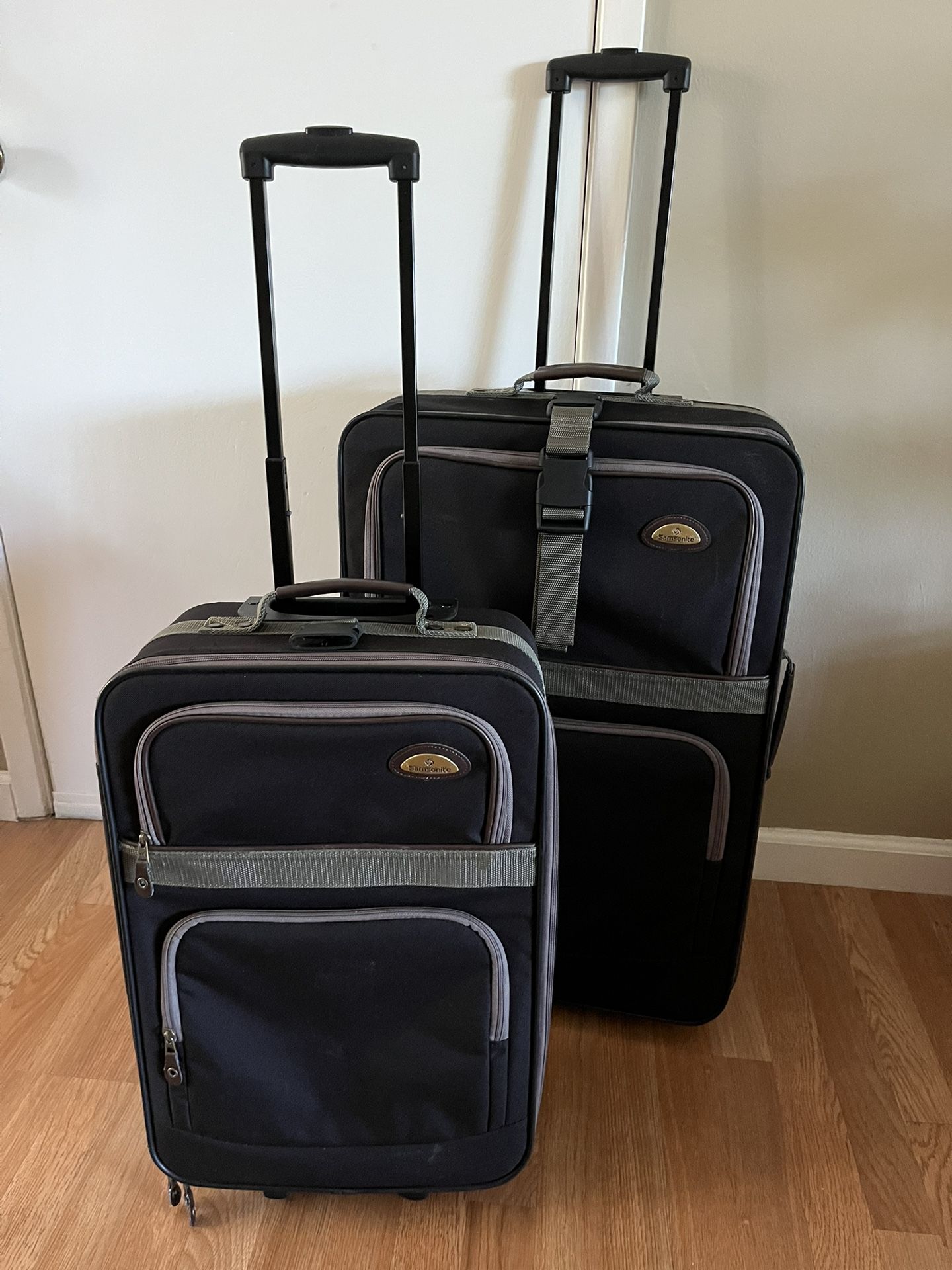 Samsonite Luggage Set 2 Suitcases