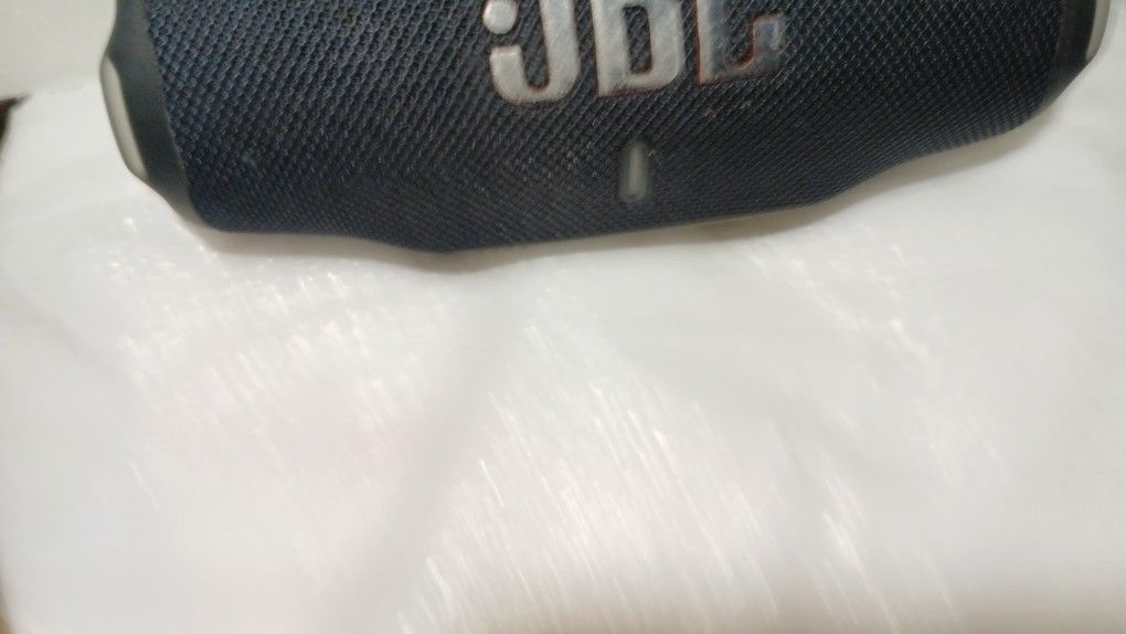 JBL Charge 6 Bluetooth Speaker