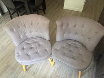 Set of 2 Modern Accent Chairs – Excellent Condition