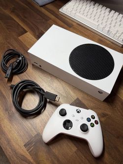 512Gb Xbox Series S Console with Controller and HDMI Cable