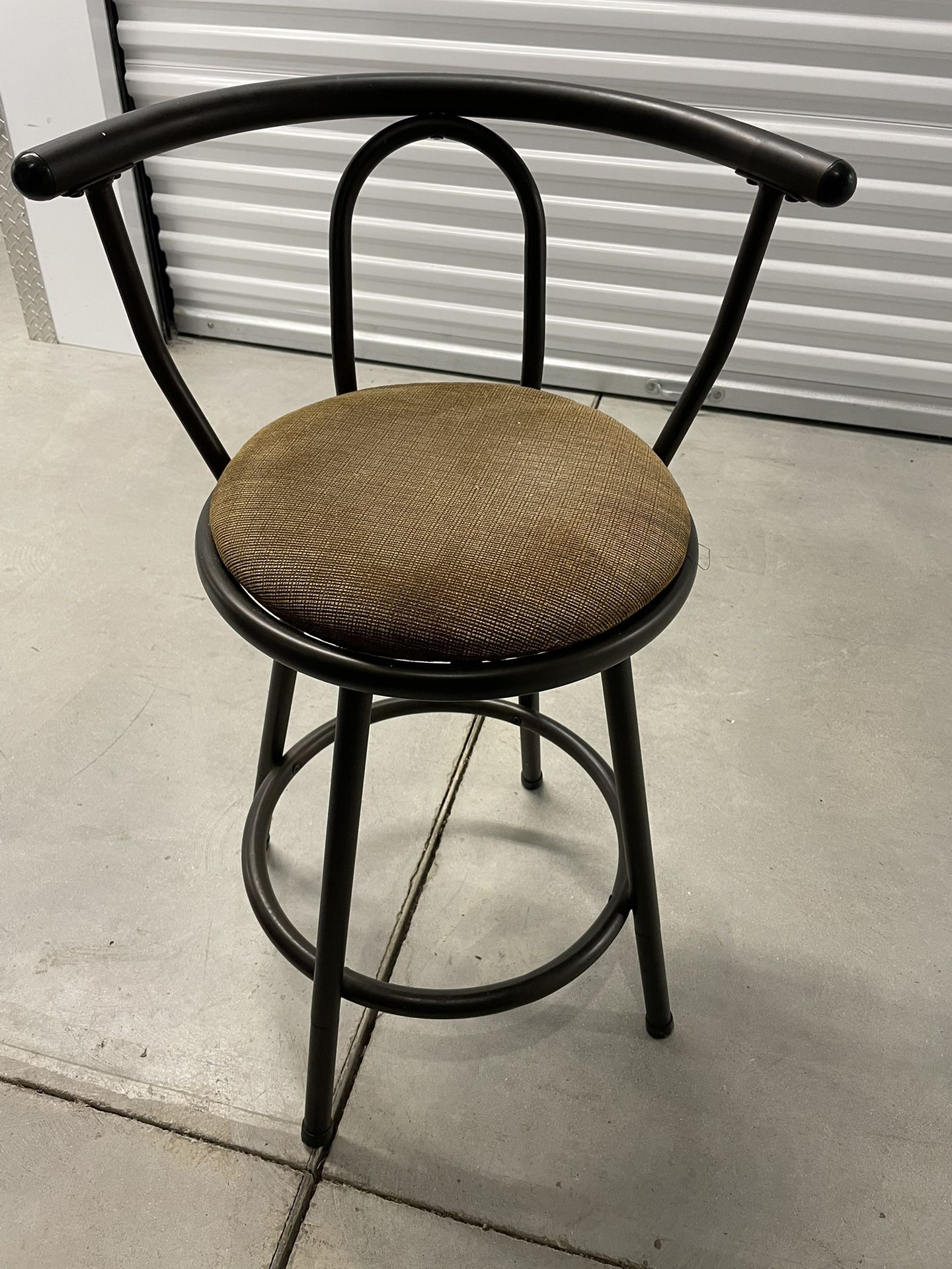 Swivel Bar Stool