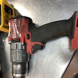 DeWalt And Milwaukee Tools