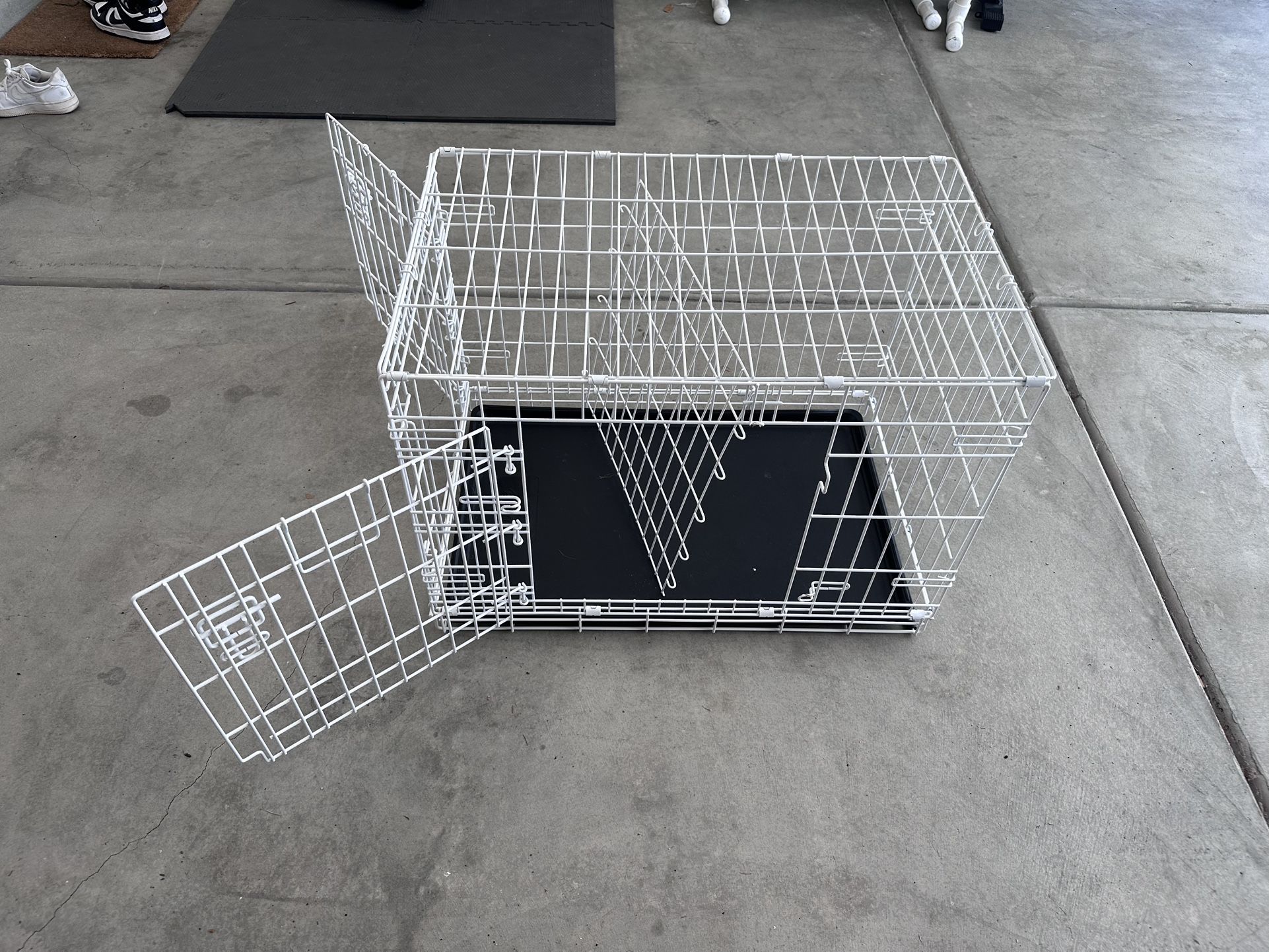 EveryYay Going Places 2-Door Folding Dog Crate, 30.9" L X 19.5" W X 21.5" H