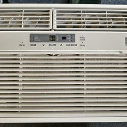 Window AIR CONDITIONER 