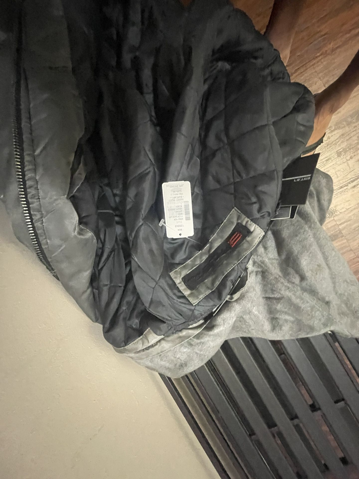 Men’s Bomber Jacket – XL – New With Tags – Quilted Interior