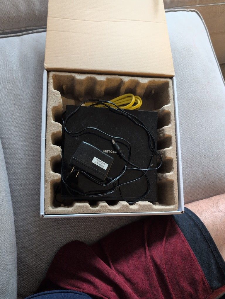 Netgear Ac1600 Cable modem Router C6250