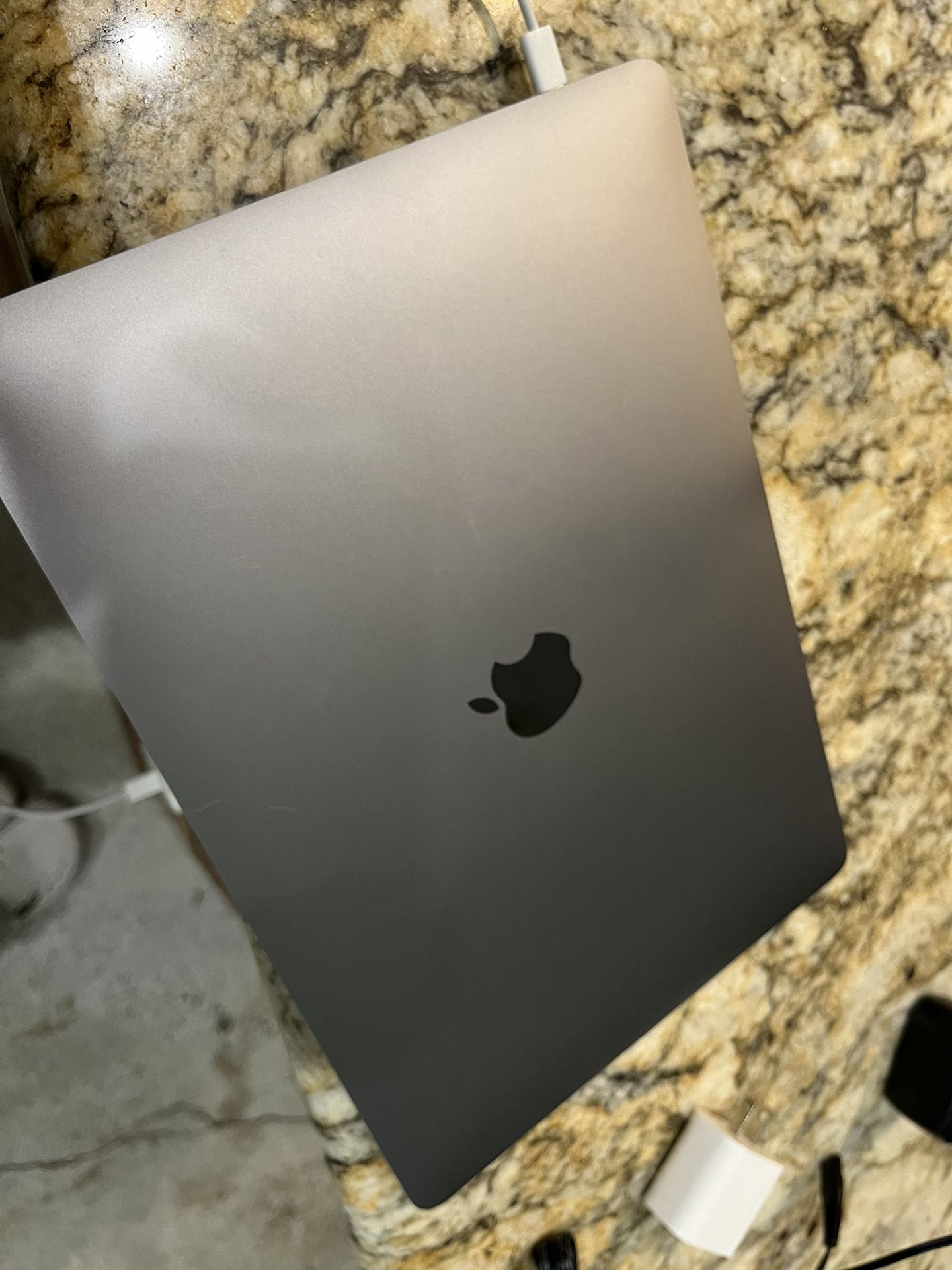  Apple MacBook Air 13”
