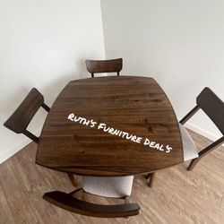 Beautiful Walnut 5-Pc Dining Set 
