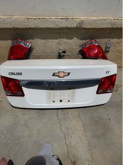 Chevy Cruz lt trunk and lights