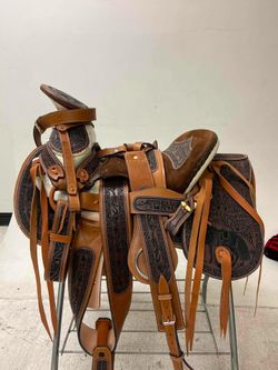 Montura charra bordada