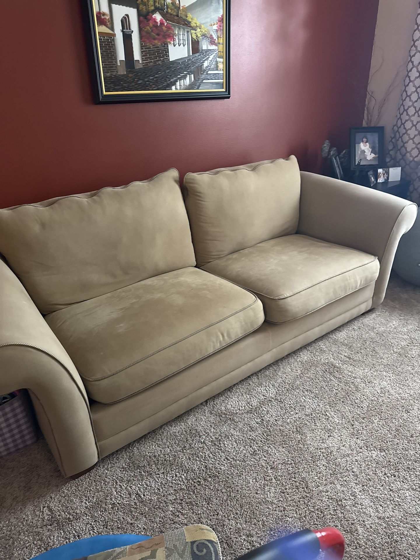 Rooms To Go Beige Couch