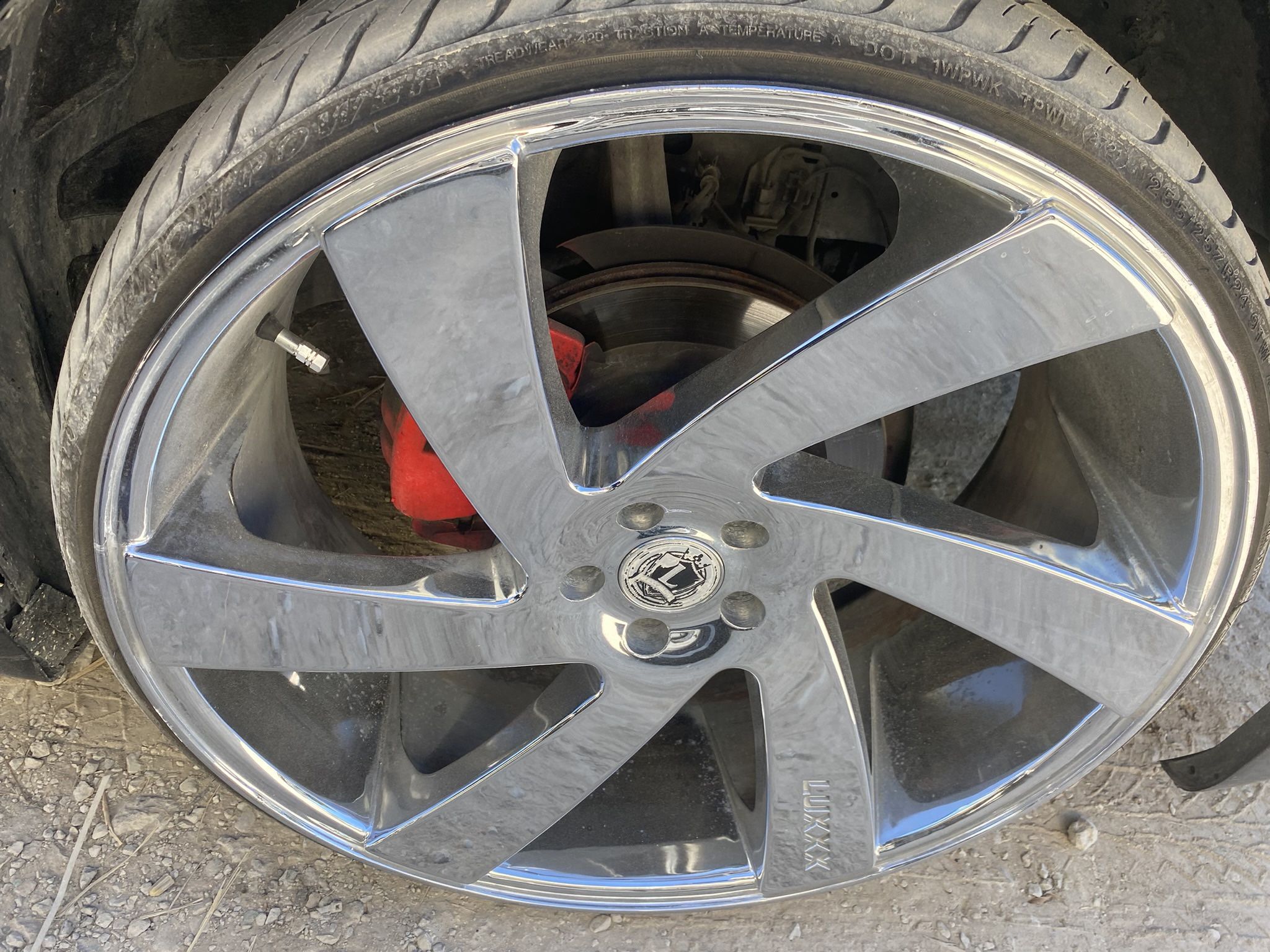 24 in lux wheels