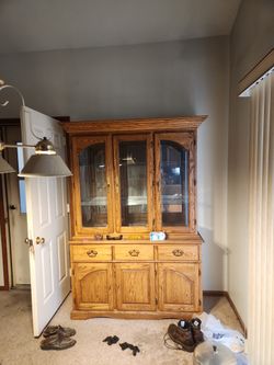 Oak Hutch 350 Obo With Lights Inside 