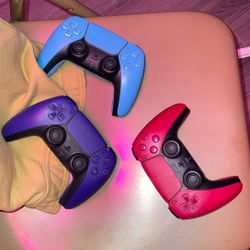 3 Ps5 Controllers 