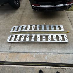 ALUMINUM TRAILER RAMPS