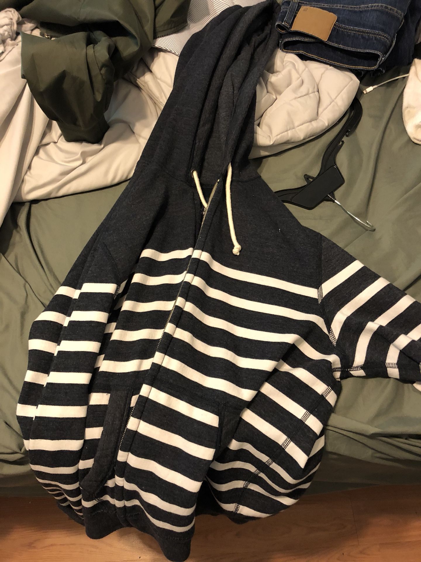 American Eagle jacket (L)